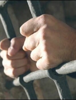 У білоруській в'язниці політв'язень порізав собі живіт