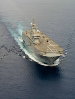 Російські моряки "охороняють "Містраль" від нападу"