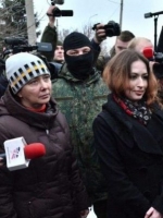 Бойовики відпустили двох заручниць