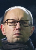 Арсеній Яценюк закликає Президента Віктора Януковича негайно скасувати "закони 16 січня"