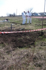 Під Бахмутом знайшли невідоме поховання (фото)