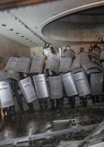 Мітингувальники продовжують облаштовуватися в Українському домі, який вони зайняли сьогодні вночі