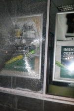 У Львові відділення російських банків закидали "коктейлями Молотова" (фото)