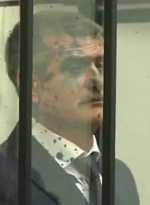 Екс-главу СБУ Києва Щеголєва у суді облили зеленкою (відео)