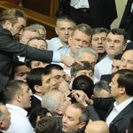 Депутати з самого ранку побилися у Раді (+ФОТО, ВІДЕО)