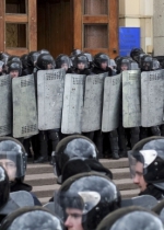 Будівлю Луганської ОДА закрили і приставили на охорону Внутрішні війська