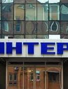 Будівлю телеканалу "Інтер" огородили парканом (фото)