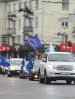 Водії організували автопробіг містами Донеччини на підтримку Євромайдану (відео)