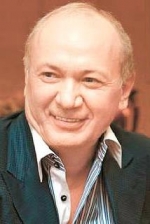 Суд скасував розшук Іванющенка