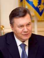 Янукович провів зустріч з однопартійцями за "Скайпом"