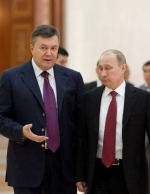 Янукович розповів зворушливу історію про стосунки з Росією