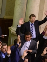 Нардепи кинулись відкликати свої голоси за "диктаторські закони"