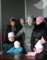 Люди на Донбасі вимагають грошей у бойовиків (відео)