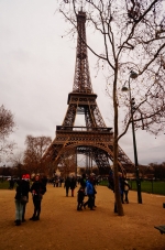 МЗС радить українцям у Франції бути пильними у місцях скупчення людей