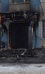 У Рівному підпали вхідні двері в офісі Партії регіонів  (+ ФОТО)