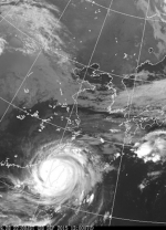 МЗС попередило українців у Японії про потужний тайфун "Лайонрок"