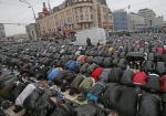 У Москві десятки тисяч мусульман провели намаз з нагоди свята Ураза-байрам
