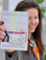 Посольство США в Україні подовжило дію віз до десяти років