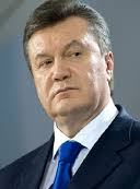 На skype-допит екс-президента Віктора Януковича акредитовано 45 ЗМІ, в залі ажіотаж (фото)