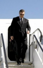 Янукович полетів до Китаю