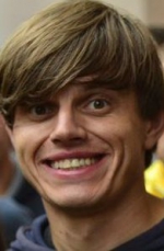 У Києва за носіння каски затримали хлопця