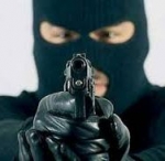 На Донбасі бойовики вдерлись у квартири екс-губернатора і блогера