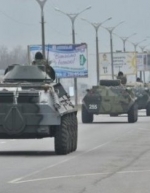 Українські військові відводять важке озброєння, однак будь-якої миті можуть повернути його на рубежі