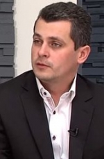 За підкуп виборців розшукують кандидата в депутати до Чернівецької міськради (фото, відео)