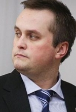 Холодницький особисто приніс до ВР подання на арешт Онищенка (фото)