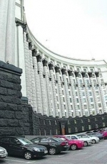 Кабмін планує збільшити кошти на модернізацію техніки й оборону