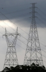 До травня 2016 року Росія не зможе відмовитись від української електроенергї для Криму