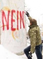 За хуліганські дії біля посольства Німеччини на Гончаренка завели справу