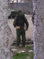 Російські військові розставили міни на території батальйону ВМС України (фото)