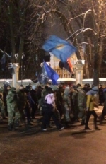 Кілька сотень націоналістів прийшли на Банкову, де зачитали вимоги президенту (фото)