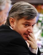 Розшукуваний екс-міністр енергетики змінив громадянство та прізвище