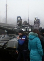 Бойовики влаштували військовий парад на Луганщині. На честь Дня Конституції РФ? (фото, відео)