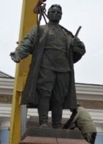 У Запоріжжі демонтували пам'ятник  Кірову (фото, відео)