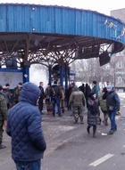 Бойовики обстріляли центр Донецька. Снаряди влучили в автостанцію і завод. Є загиблі (фото, відео)