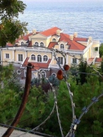 Активісти оглянули кримську резиденцію Януковича (відео)