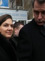 Вікторія Нуланд і Джефрі Пайєтт прийшли на Майдан і роздають їжу