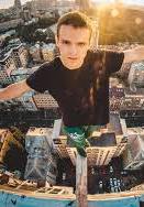 Руфер Мустанг оприлюднив відео з висотки в Москві, щоб допомогти затриманим (відео)