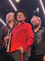 Олег Скрипка та гурт Воплі Відоплясова представили трек, який були готові показати слухачам ще давно, але... (+ ВІДЕО)