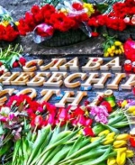 Яценюк оголосив догану двом чиновникам за невиплату допомоги сім'ям "Небесної сотні"