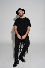 Український артист BORA, відомий за хітами «Відлітай» та «Залиши», презентував свій новий сингл «Вільна». (+ ВІДЕО)