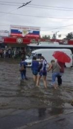 Сильна злива позбавила кримчан світла та інтернету (відео)