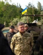 Порошенко у зоні АТО розпорядився припинити вогонь на тиждень