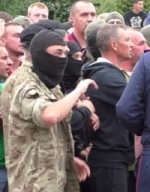 На Рівненщині сталися масові сутички між копачами бурштину та міліцією (фото, відео)