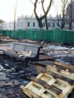Декілька сотень євромайданівців очистили Маріїнський парк від решток Антимайдану (фото)