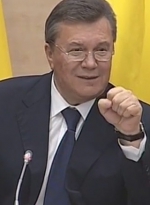 Янукович думає, що навколо Верховної Ради ходять бандити з автоматами, які змушують приймати закони