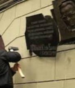 Добкін натякнув, що дошку Шевельову могли демонтувати "свободівці"